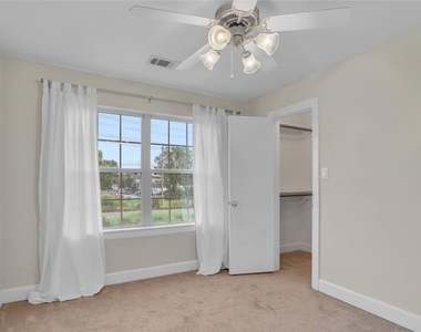 919 E 36th Street - Photo Thumbnail 14