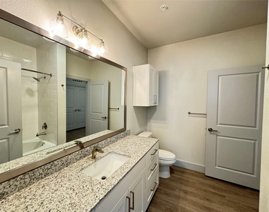 29600 Ronald Reagan Blvd - Photo Thumbnail 9