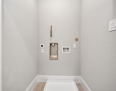 1104 Mansfield Street - Photo Thumbnail 37