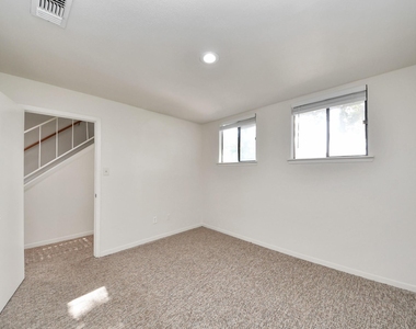 1059 Country Place Drive - Photo Thumbnail 22
