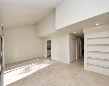 1059 Country Place Drive - Photo Thumbnail 4