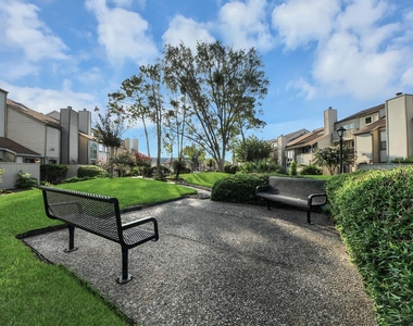 1059 Country Place Drive - Photo Thumbnail 1