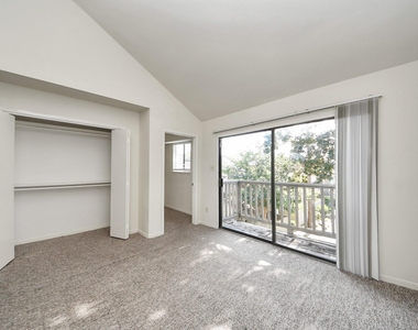 1059 Country Place Drive - Photo Thumbnail 39