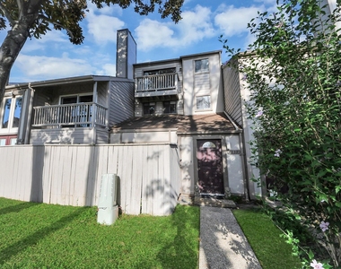 1059 Country Place Drive - Photo Thumbnail 3