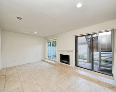 1059 Country Place Drive - Photo Thumbnail 17