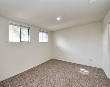 1059 Country Place Drive - Photo Thumbnail 20