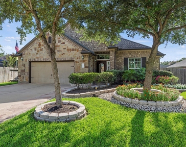 21735 E Carolina Green Drive - Photo Thumbnail 2