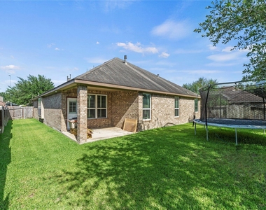 21735 E Carolina Green Drive - Photo Thumbnail 3