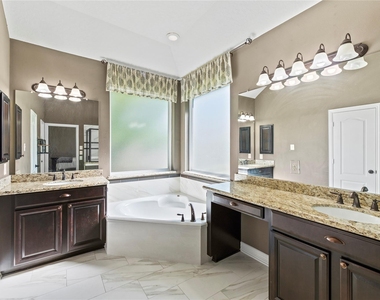 21735 E Carolina Green Drive - Photo Thumbnail 15