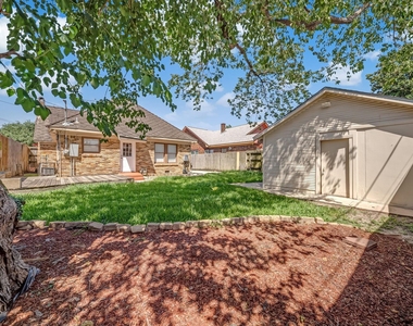 1918 Wentworth Street - Photo Thumbnail 28