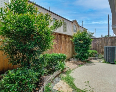 11023 Acorn Falls Drive - Photo Thumbnail 23