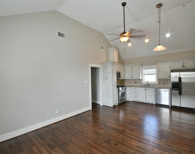 536 Columbia - Photo Thumbnail 1