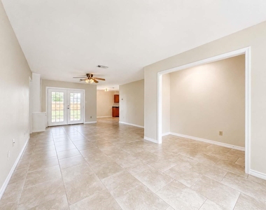 217 Mary Ann Drive - Photo Thumbnail 9