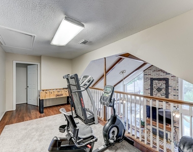 16310 Acapulco Drive - Photo Thumbnail 11