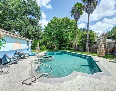 16310 Acapulco Drive - Photo Thumbnail 23