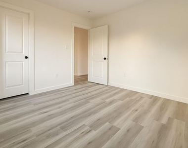 1411 Kingston Drive - Photo Thumbnail 6