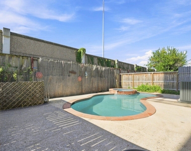 5225 Cornish Street - Photo Thumbnail 6