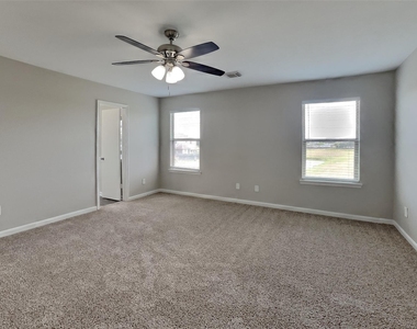 2902 Crestbrook Bend Lane - Photo Thumbnail 8
