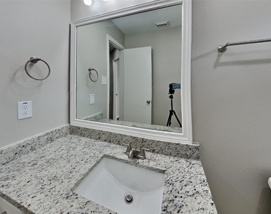 21027 Terrace View Drive - Photo Thumbnail 16