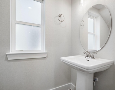 731 Magnolia Point Drive - Photo Thumbnail 34