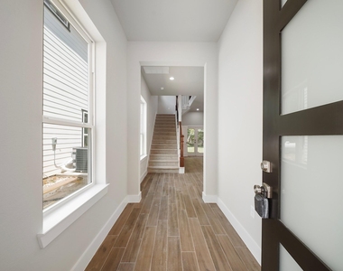 731 Magnolia Point Drive - Photo Thumbnail 5