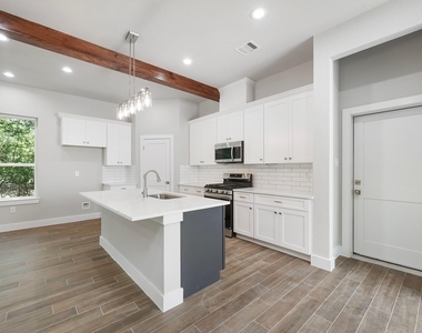 731 Magnolia Point Drive - Photo Thumbnail 11