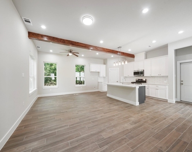 731 Magnolia Point Drive - Photo Thumbnail 12