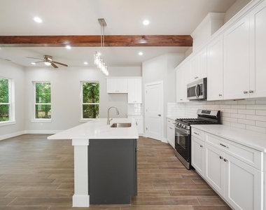 731 Magnolia Point Drive - Photo Thumbnail 8