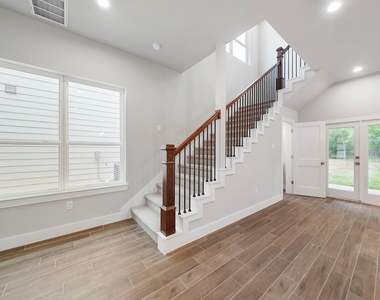 731 Magnolia Point Drive - Photo Thumbnail 18