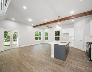 731 Magnolia Point Drive - Photo Thumbnail 15