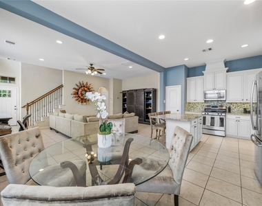 122 Cheswood Forest Drive - Photo Thumbnail 5