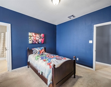 122 Cheswood Forest Drive - Photo Thumbnail 23