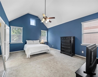 122 Cheswood Forest Drive - Photo Thumbnail 29