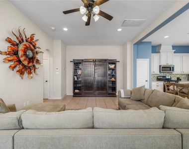 122 Cheswood Forest Drive - Photo Thumbnail 10