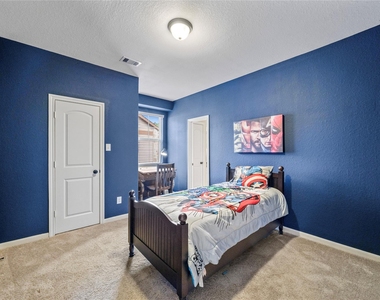 122 Cheswood Forest Drive - Photo Thumbnail 22