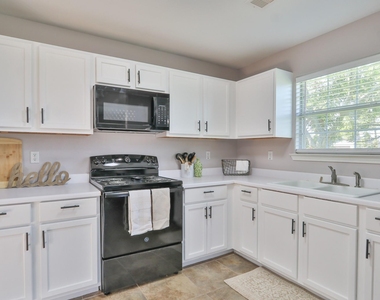 4002 Avenue N 1/2 - Photo Thumbnail 9