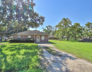 4002 Avenue N 1/2 - Photo Thumbnail 2