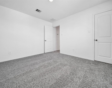 12115 Blue Coast Court - Photo Thumbnail 35