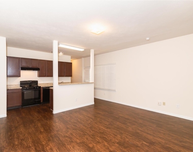 12130 Pia Drive - Photo Thumbnail 5