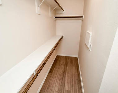 3576 Giorgio Pastel Place - Photo Thumbnail 8