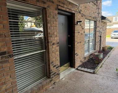 121 E 12th Street - Photo Thumbnail 17