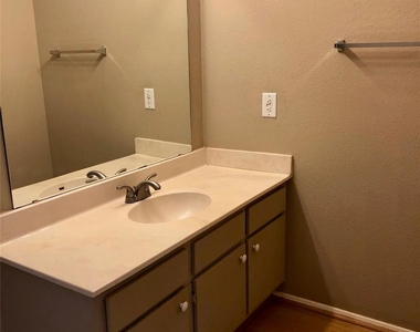 2611 Grants Lake Boulevard - Photo Thumbnail 17