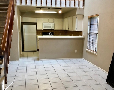 2611 Grants Lake Boulevard - Photo Thumbnail 3