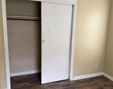 2415 Huntington Drive - Photo Thumbnail 4
