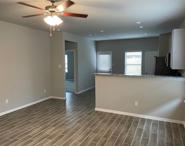 823 Redinger Ridge Drive - Photo Thumbnail 2