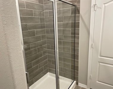 823 Redinger Ridge Drive - Photo Thumbnail 8