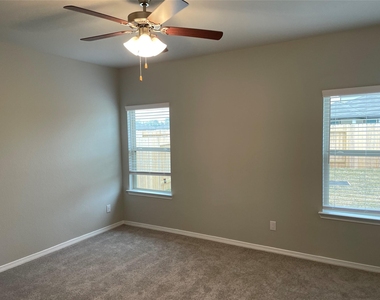 823 Redinger Ridge Drive - Photo Thumbnail 6
