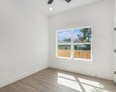 4825 Pederson Street - Photo Thumbnail 9