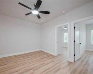 3542 Mt  Pleasant Steet - Photo Thumbnail 10