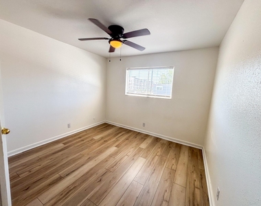11002 Hammerly Boulevard - Photo Thumbnail 33